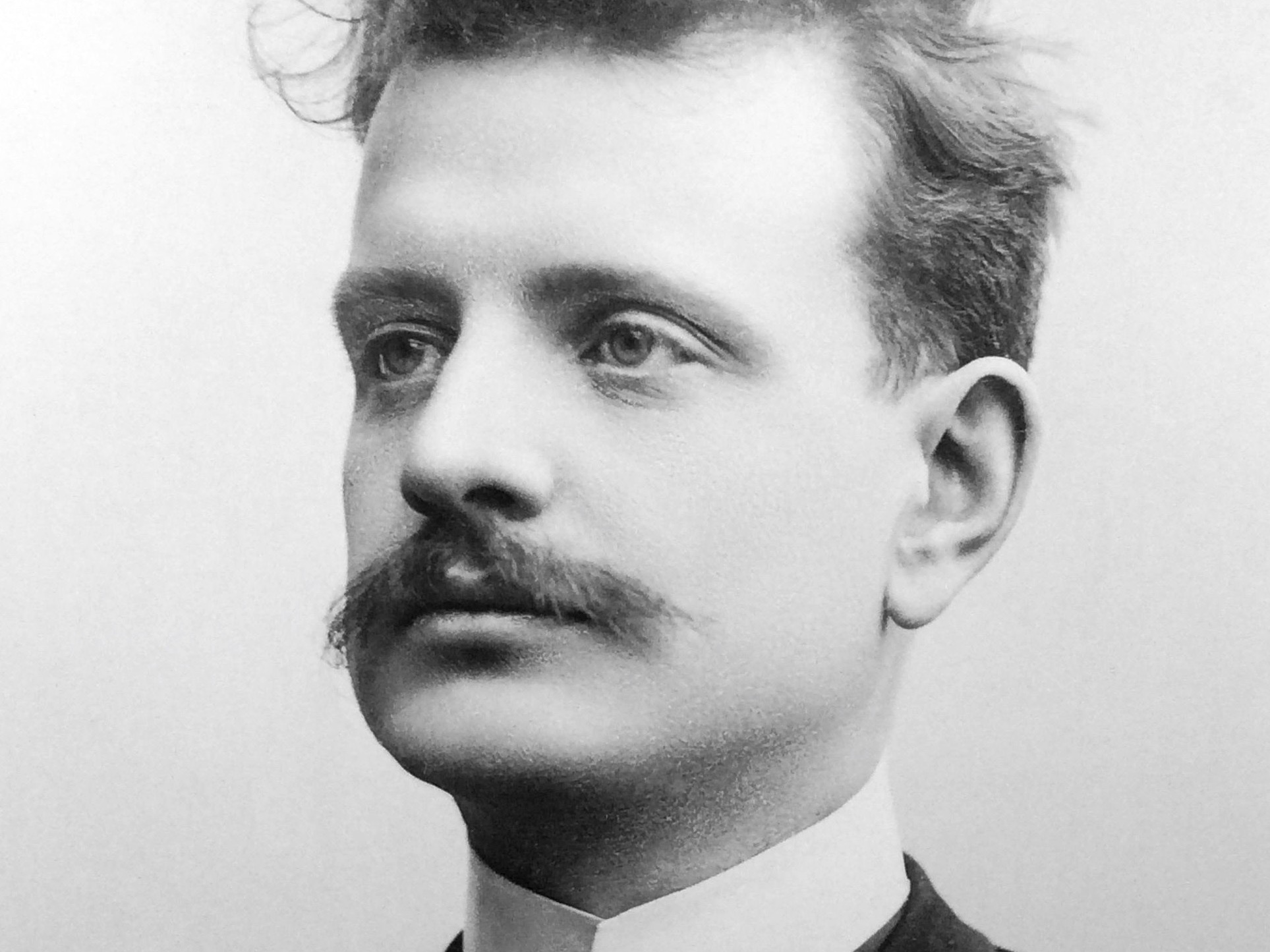 Portrait of a young Jean Sibelius.